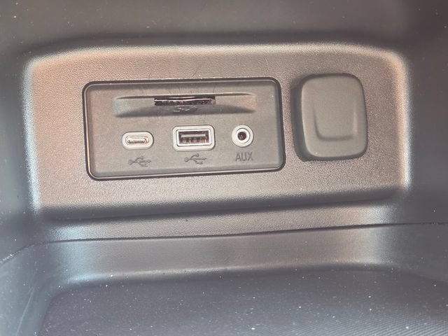 Used 2024 Chevrolet Equinox LT FWD image 30