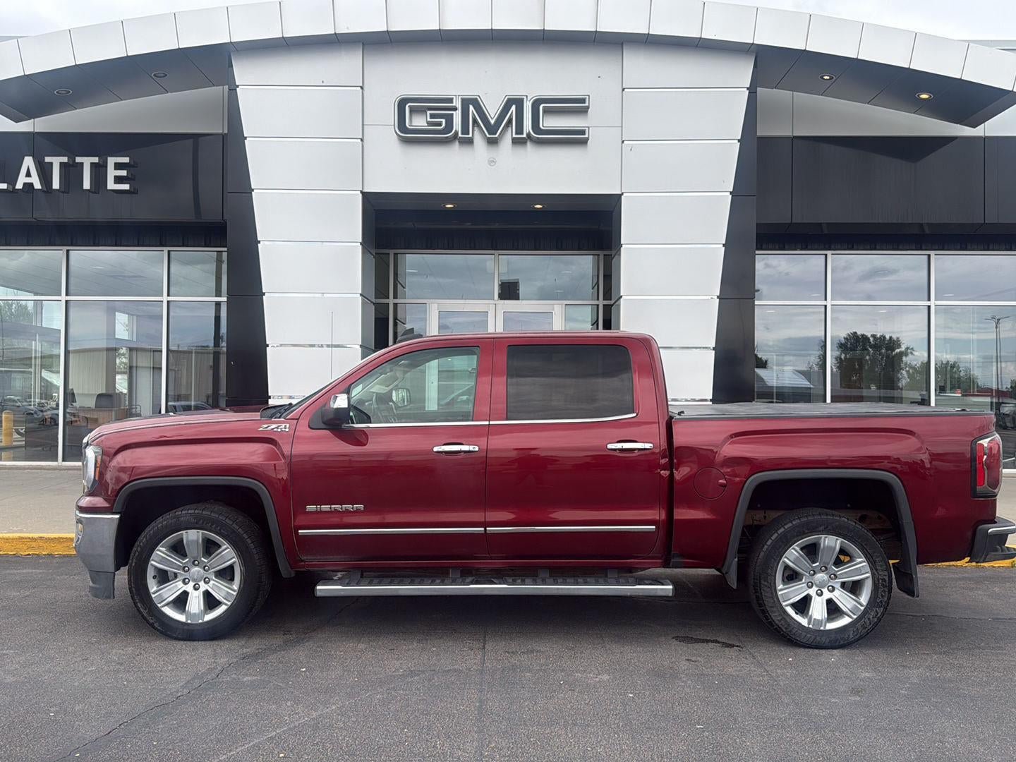 Used 2017 GMC Sierra 1500 SLT AWD/4WD image 1