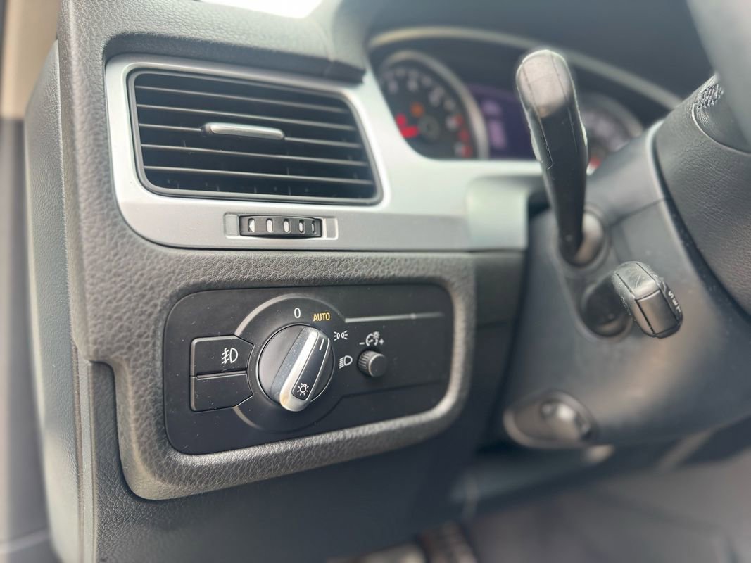 Used 2013 Volkswagen Touareg Hybrid image 27