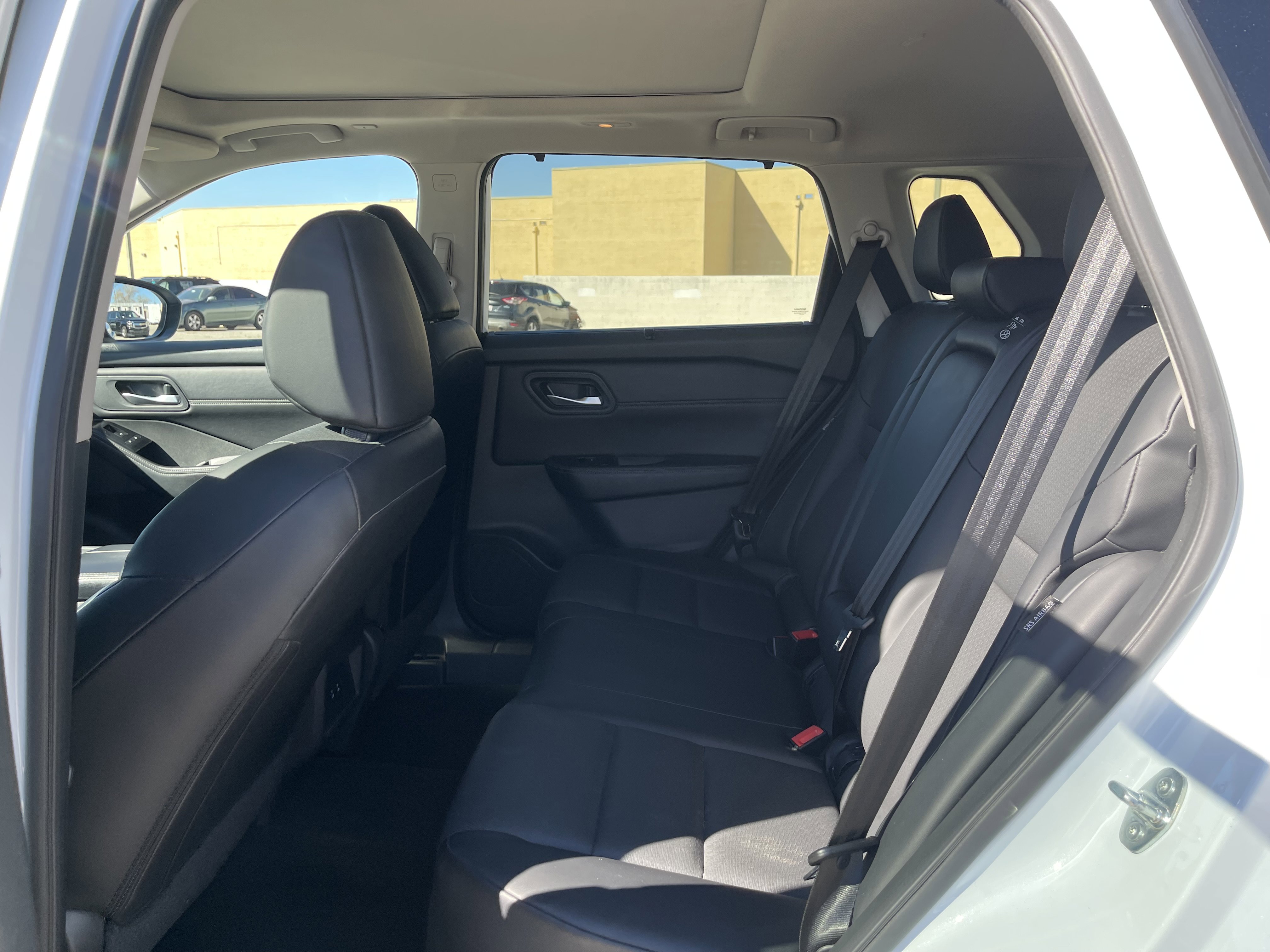 Used 2024 Nissan Rogue SV w/ SV Premium Package image 16