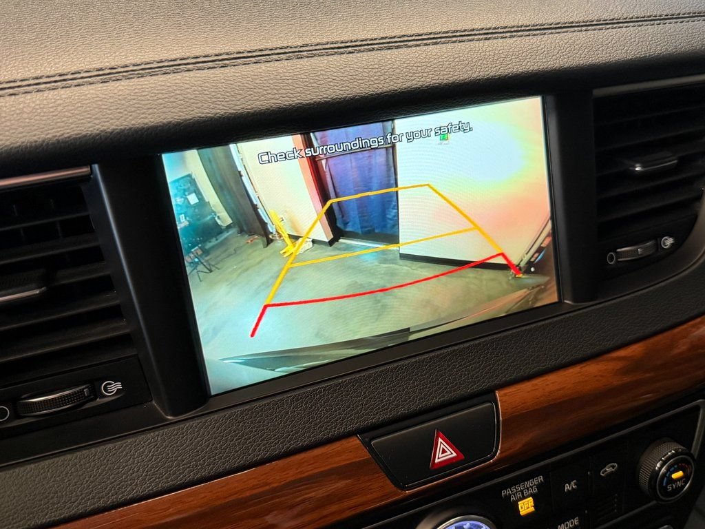 Used 2018 Kia Cadenza Premium w/ Luxury Package FWD image 15