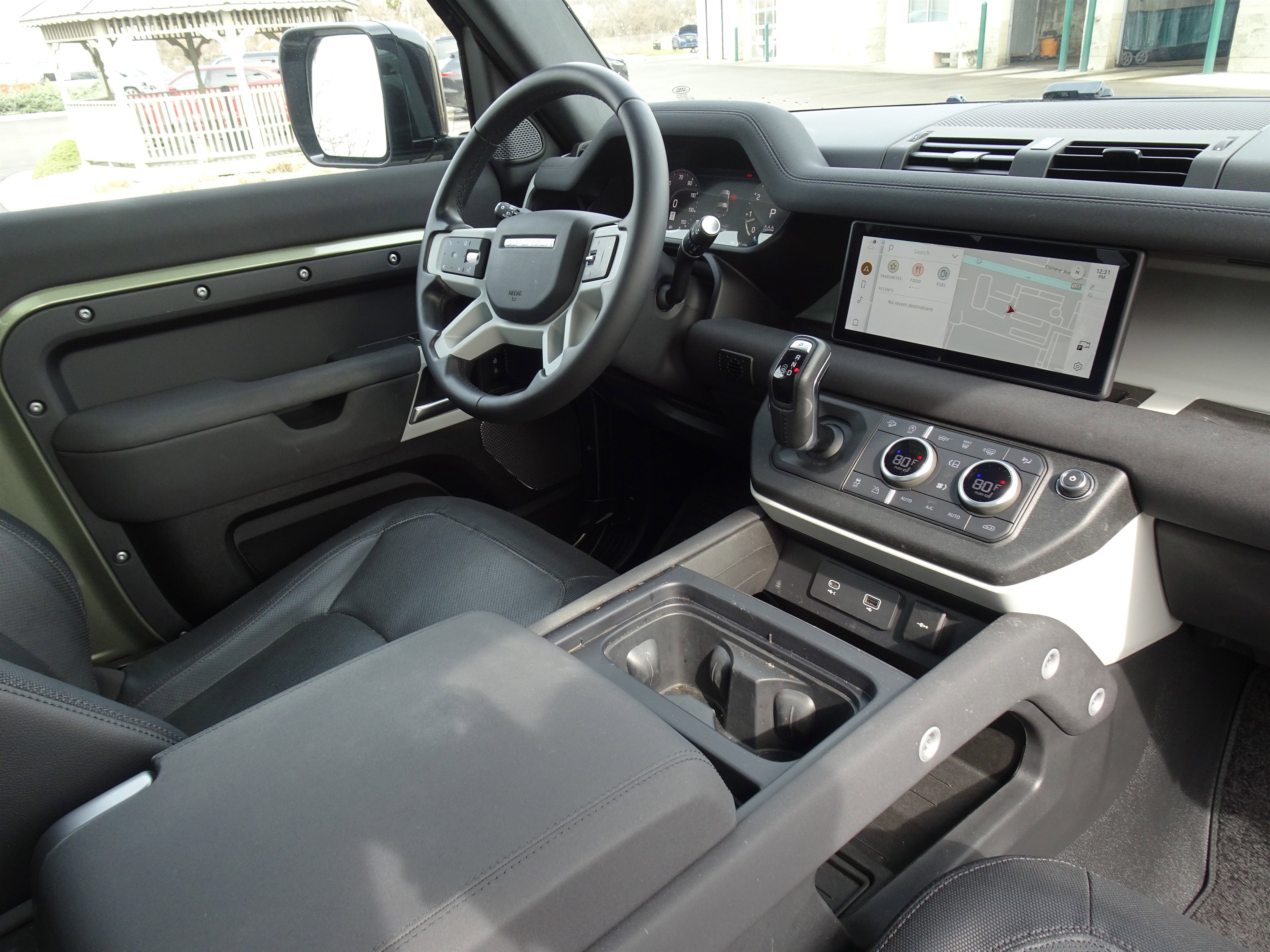 Certified 2023 Land Rover Defender 90 X-Dynamic SE image 24