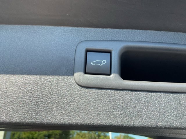 Used 2026 Toyota Highlander Limited AWD/4WD image 12