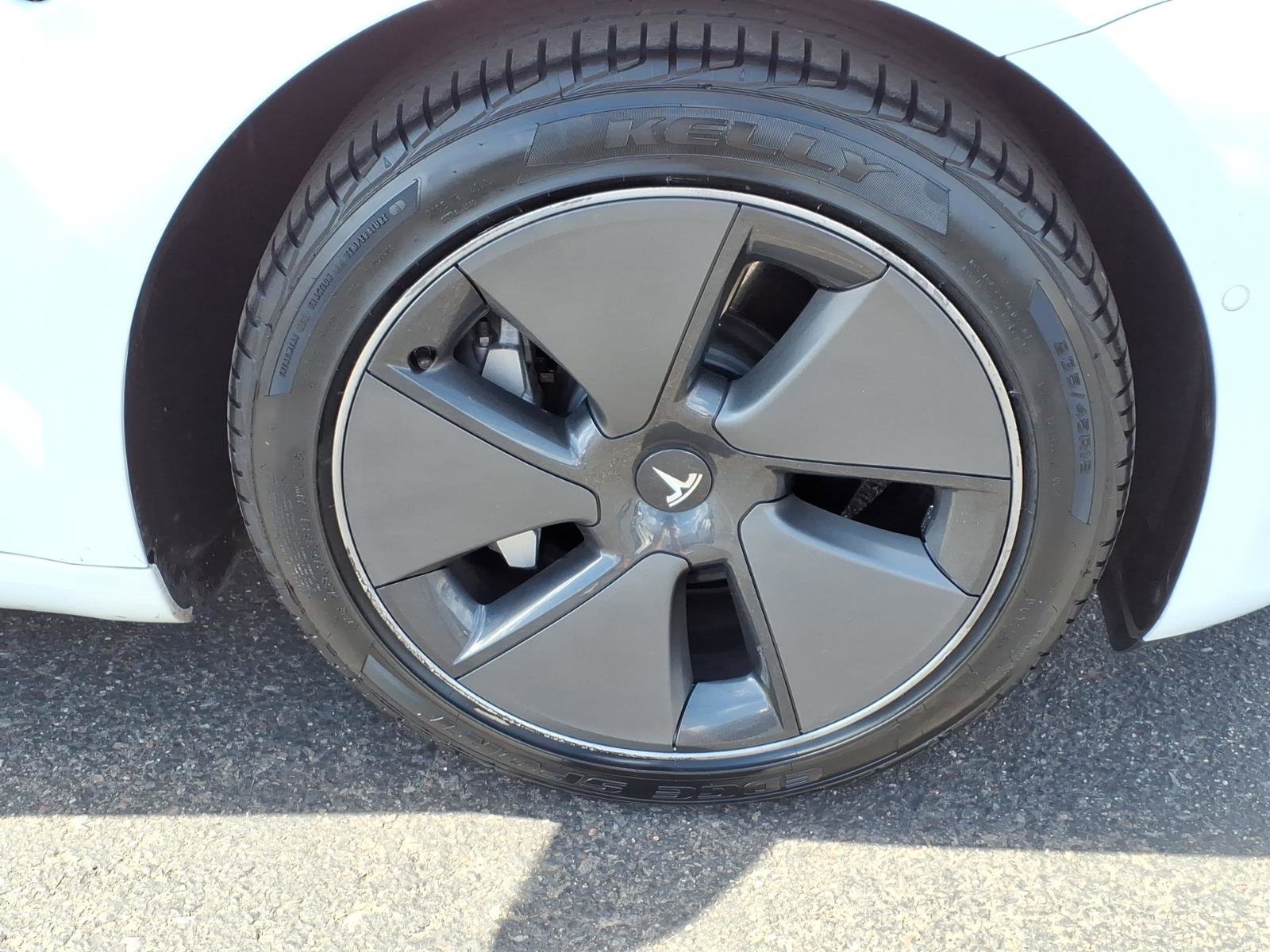 Used 2021 Tesla Model 3 Standard Range Plus RWD image 9