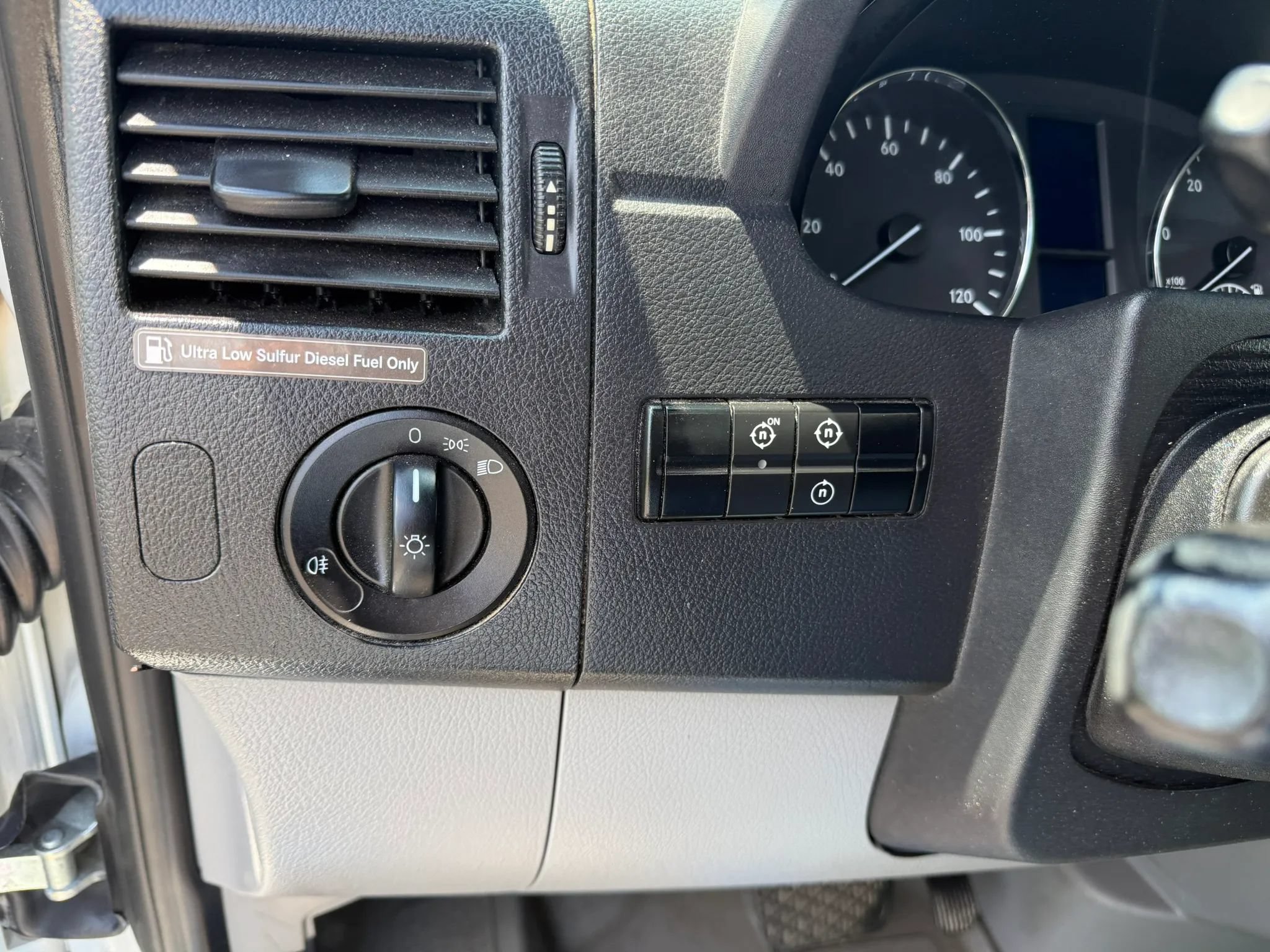 Used 2008 Dodge Sprinter 2500 RWD image 56