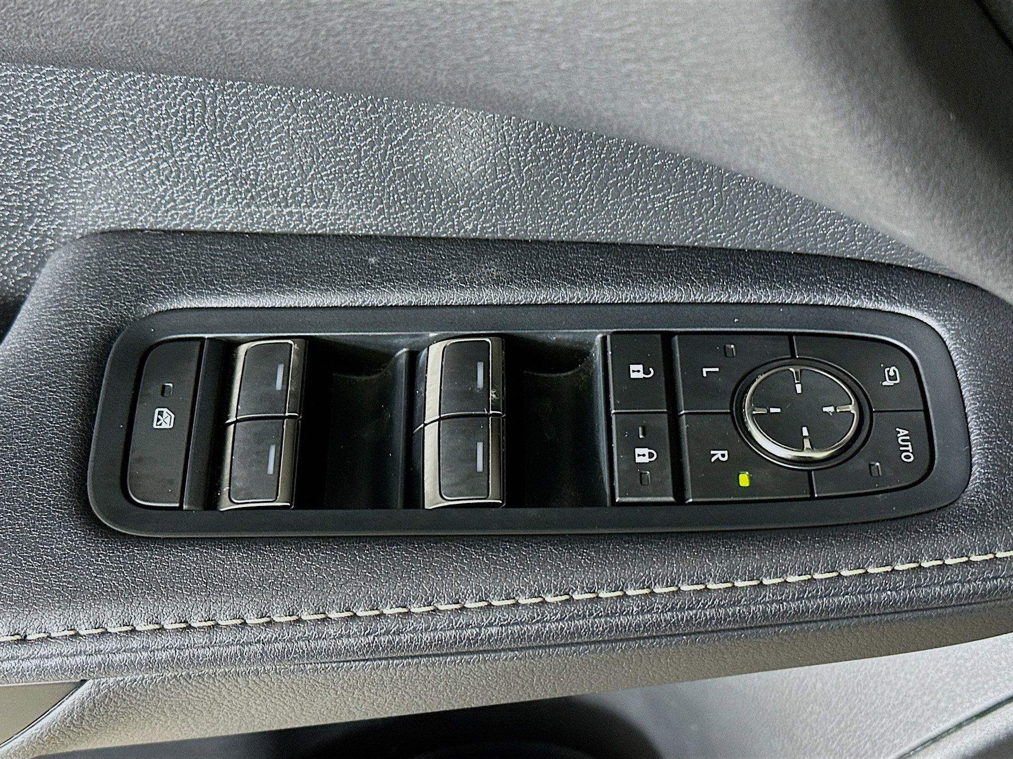 Used 2023 Lexus RX 350 Premium w/ Accessory Package image 15