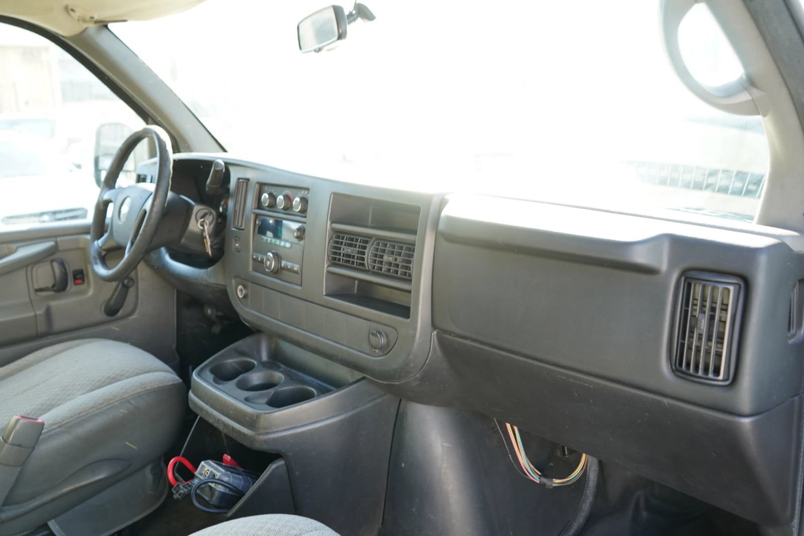 Used 2012 Chevrolet Express 3500 w/ Chrome Appearance Package RWD image 11