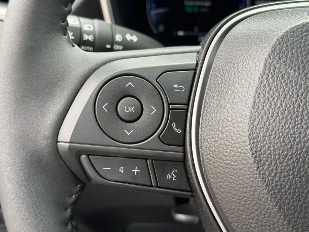 Certified 2026 Toyota Corolla Cross XLE image 25