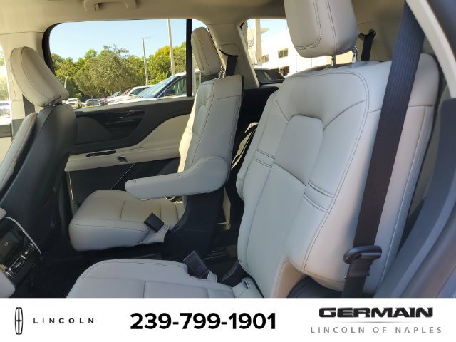 New 2026 Lincoln Aviator AWD w/ Jet Appearance Package image 19