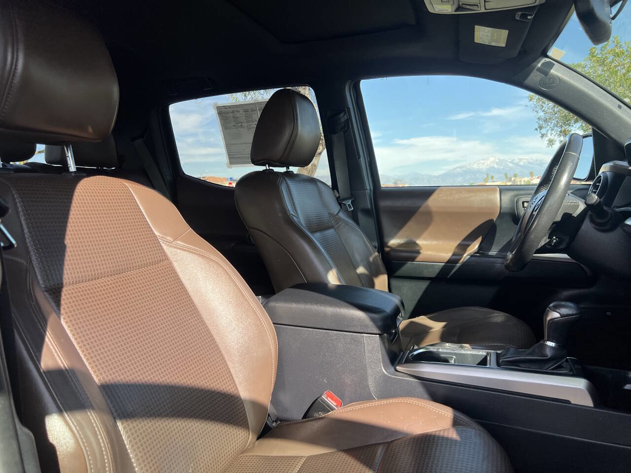 Used 2017 Toyota Tacoma Limited w/ Tow Package image 18
