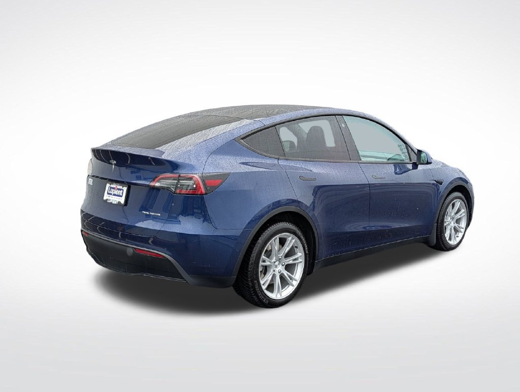 Used 2022 Tesla Model Y Long Range AWD/4WD image 3