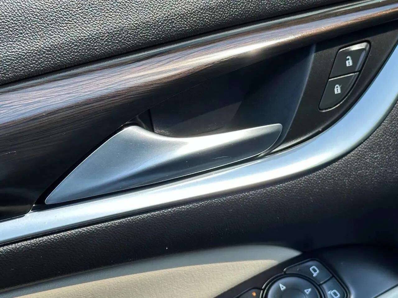 Used 2020 Buick Enclave Essence w/ Sound and Sites Package AWD/4WD image 67