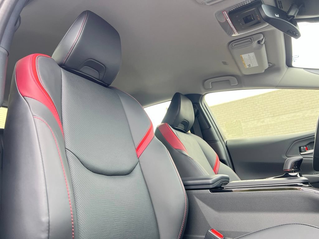 New 2027 Toyota Prius Plug-In Hybrid FWD image 17