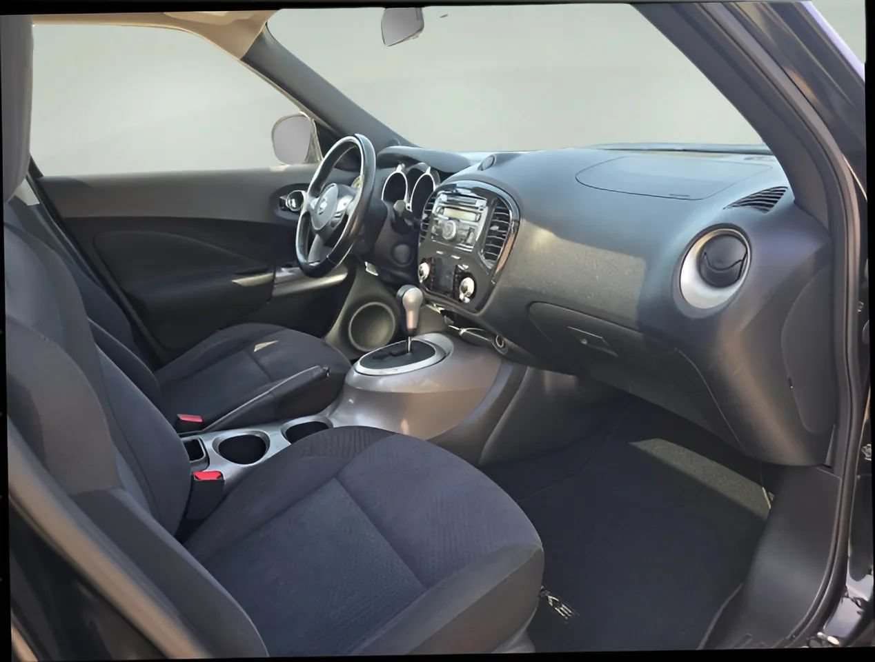 Used 2013 Nissan Juke SV FWD image 23