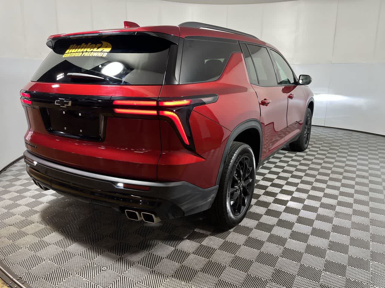 Used 2025 Chevrolet Traverse LT w/ Midnight/Sport Edition FWD image 8