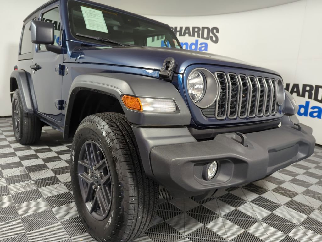 Used 2025 Jeep Wrangler Sport image 6