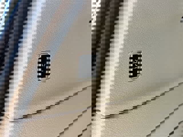 Used 2021 Chrysler Pacifica Limited w/ Uconnect Theater Family Group image 33