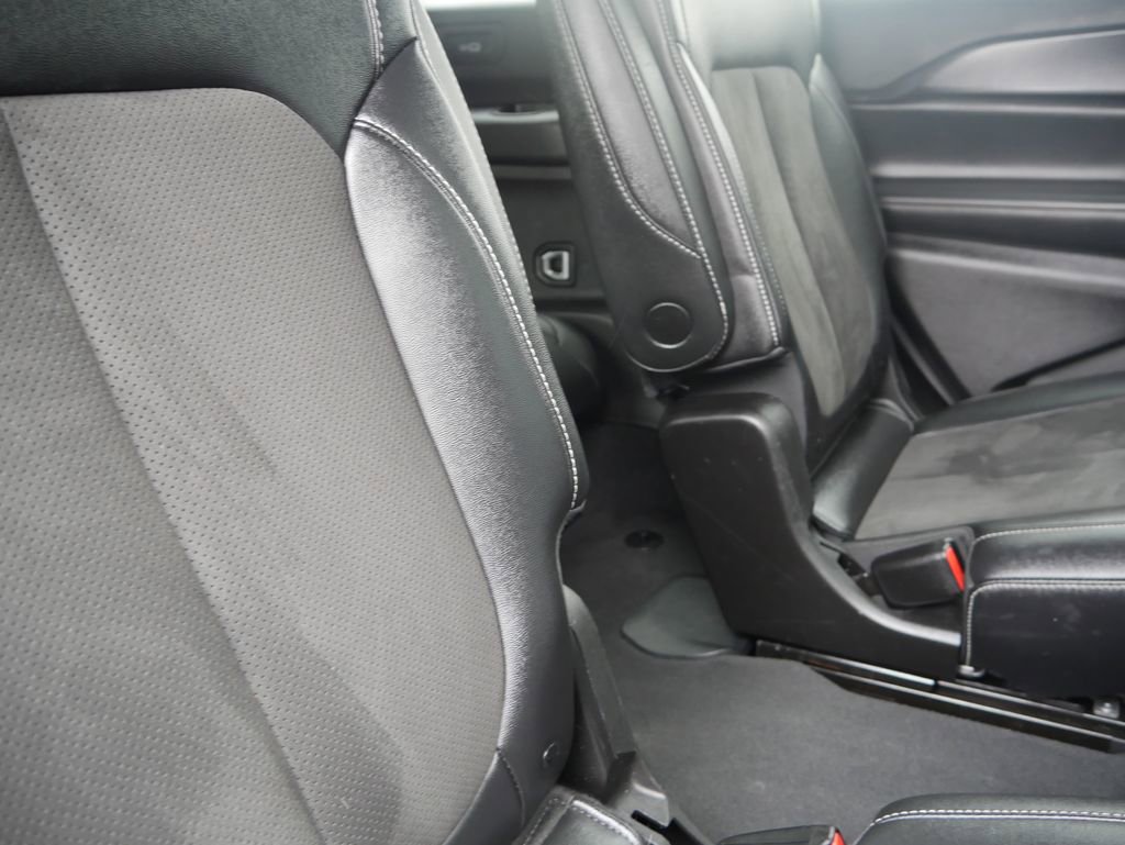 Used 2023 Jeep Grand Cherokee L Altitude image 31