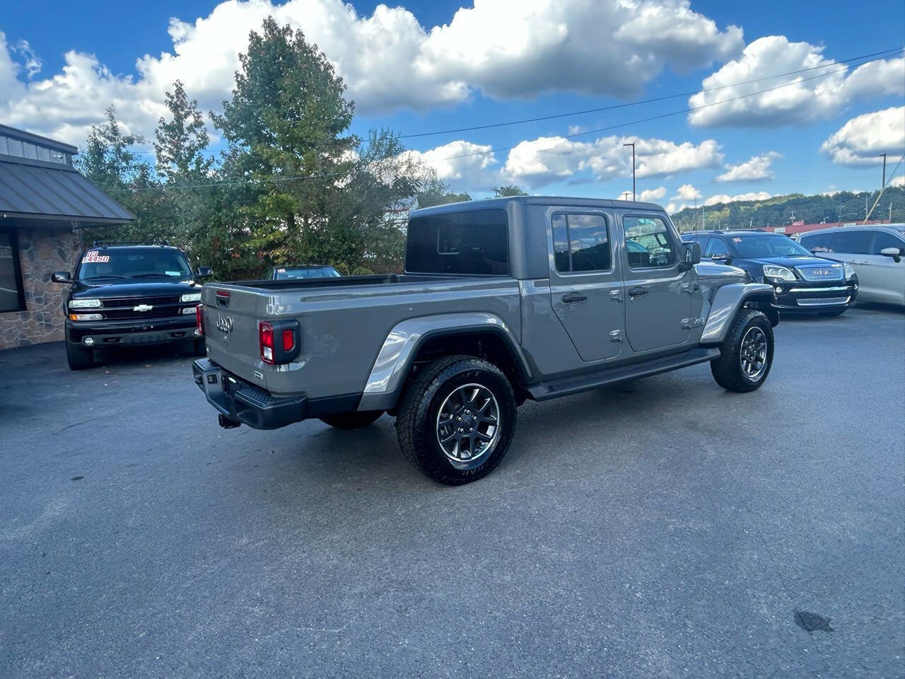 Used 2021 Jeep Gladiator Overland w/ Popular Equipment Package image 3