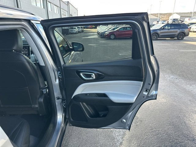 Used 2022 Jeep Compass Limited image 38