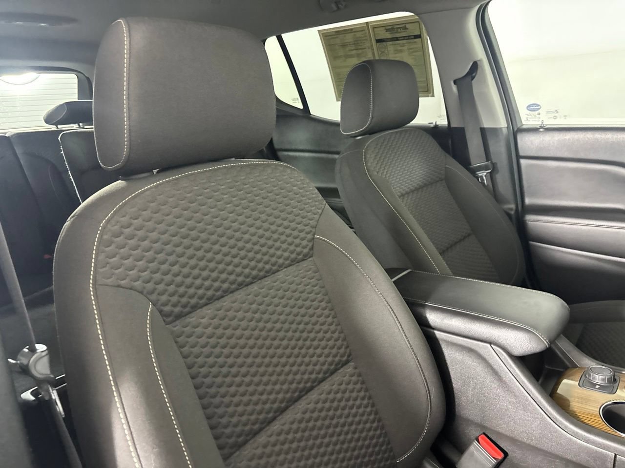 Used 2017 GMC Acadia SLE w/ Driver Alert Package I AWD/4WD image 30