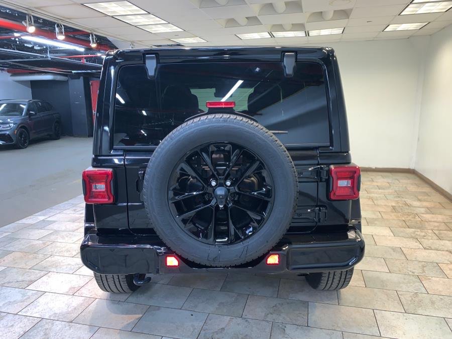 Used 2022 Jeep Wrangler Unlimited Sahara AWD/4WD image 7