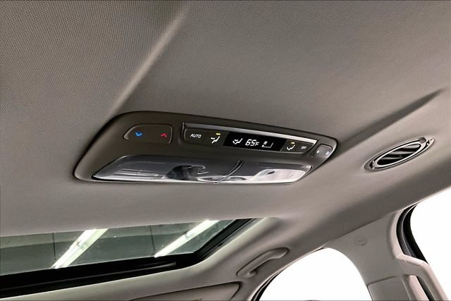Used 2025 Kia Telluride S AWD/4WD image 32