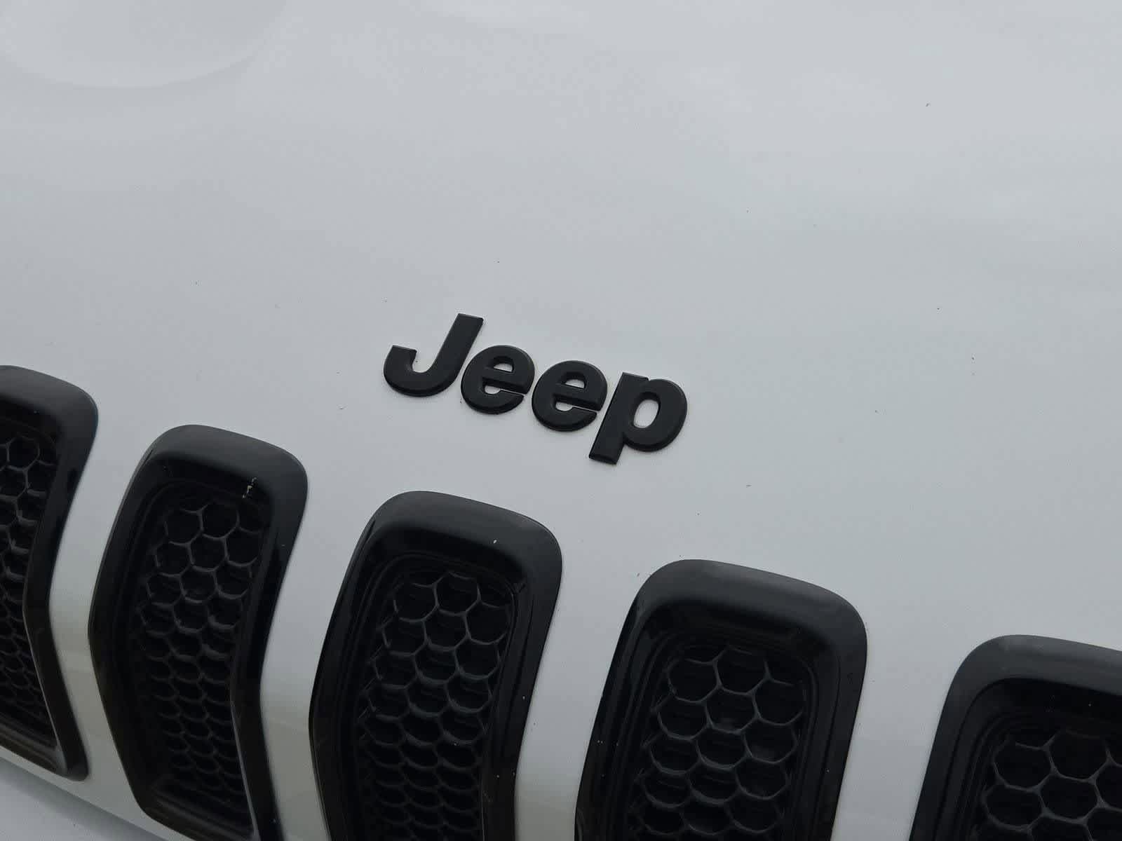 Used 2017 Jeep Cherokee Limited FWD image 11