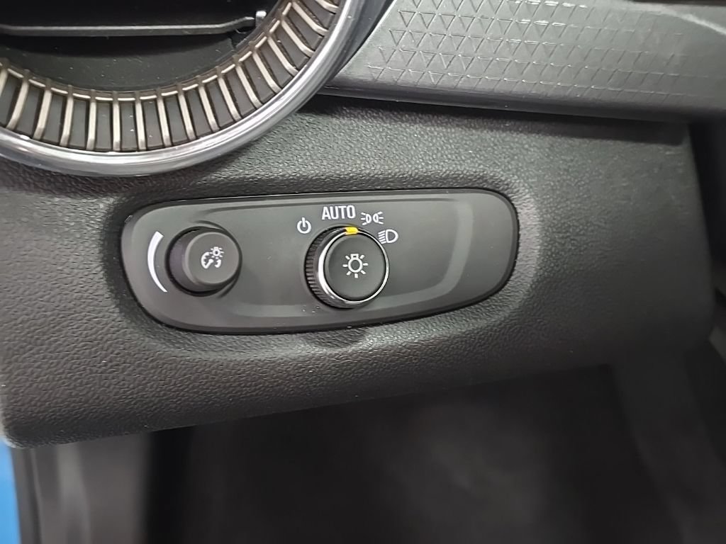 Used 2025 Chevrolet Trax ACTIV w/ Driver Confidence Package FWD image 15