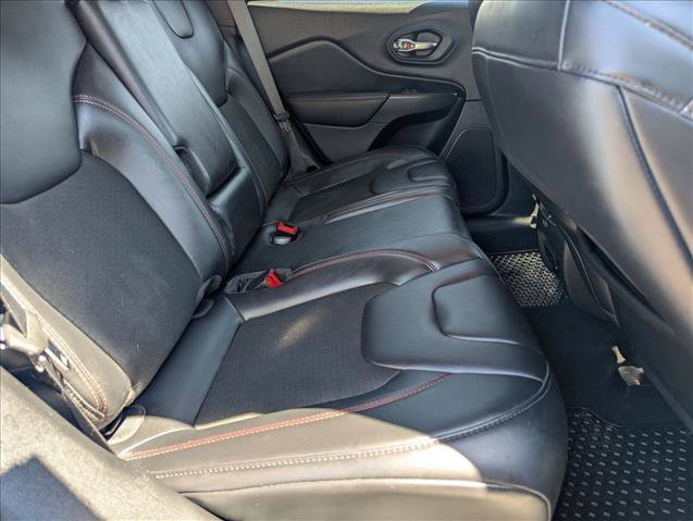 Used 2020 Jeep Cherokee Trailhawk w/ Cold Weather Group AWD/4WD image 19