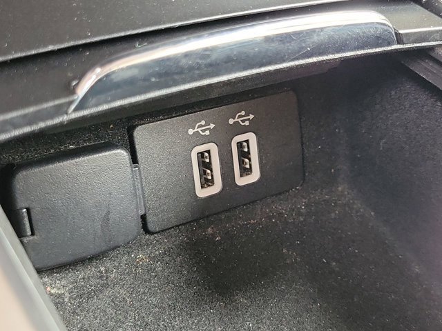 Used 2019 Lincoln MKC Select w/ Select Plus Package image 28