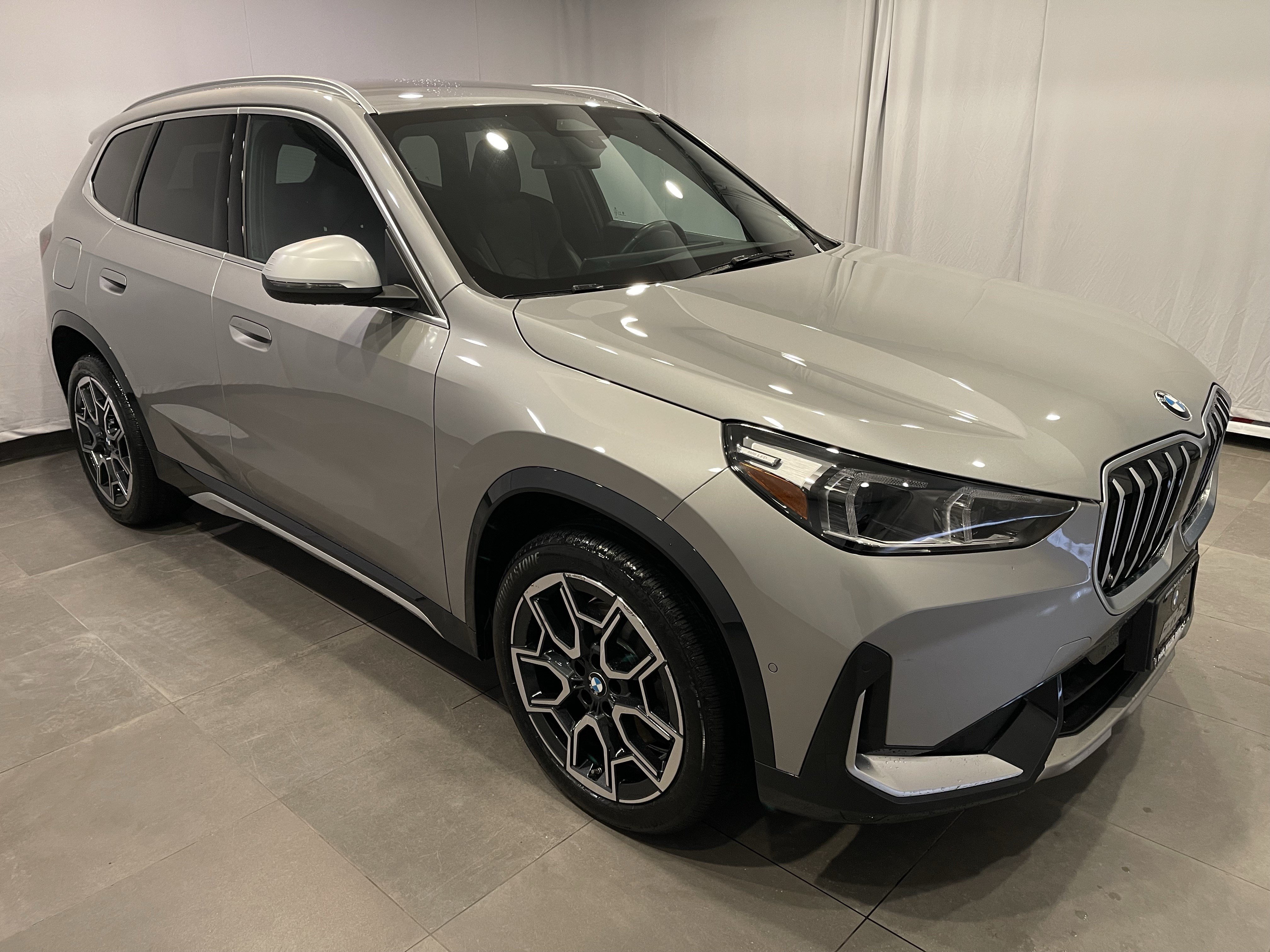 Certified 2023 BMW X1 xDrive28i w/ Convenience Package AWD/4WD image 3