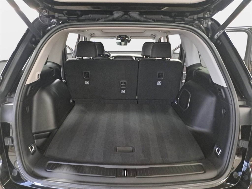 Certified 2022 Jeep Grand Cherokee Limited w/ Luxury Tech Group II image 12