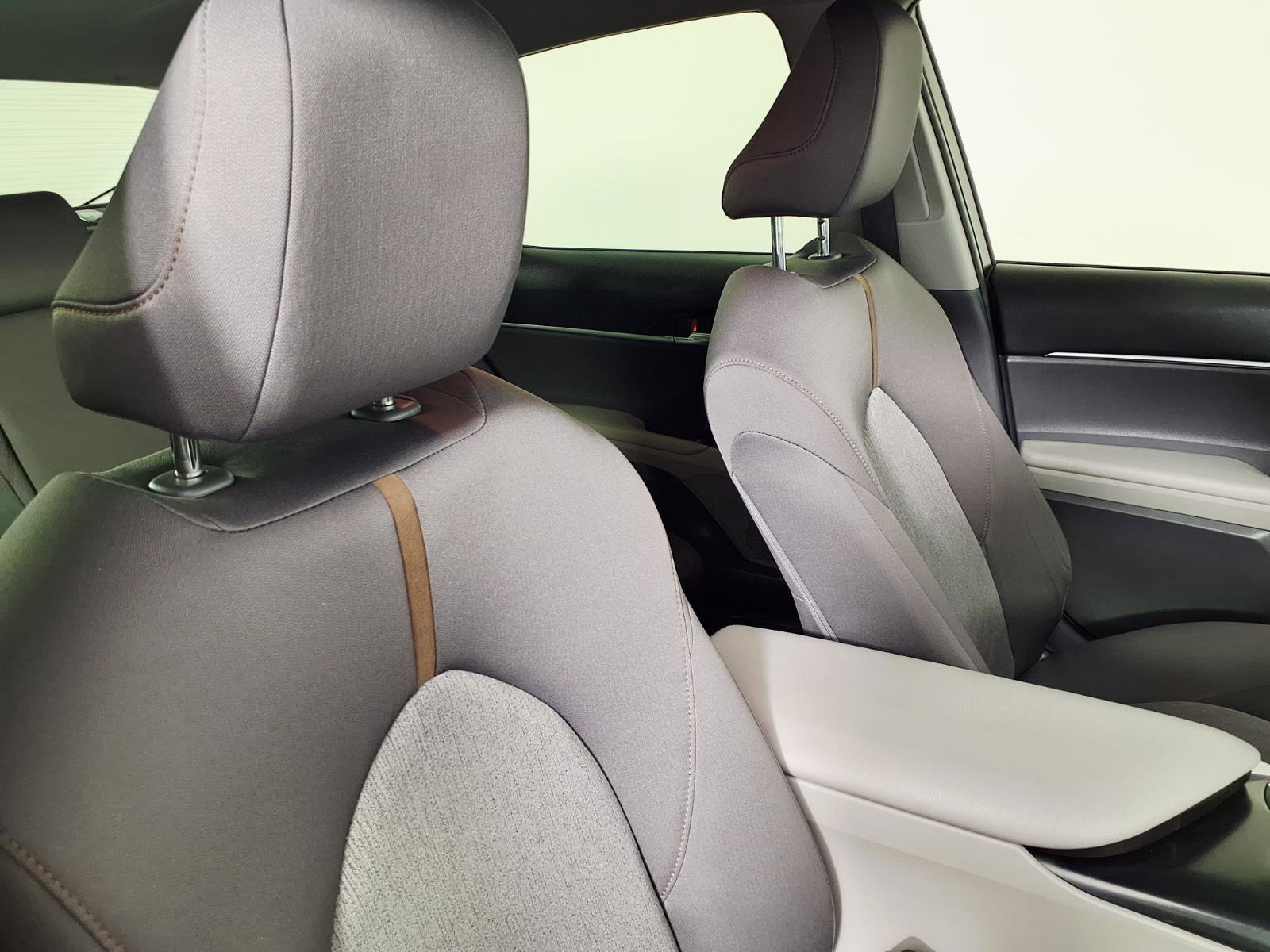 Used 2018 Toyota Camry LE FWD image 10
