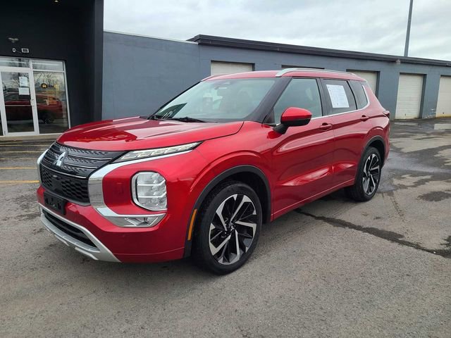 Used 2022 Mitsubishi Outlander SEL image 1
