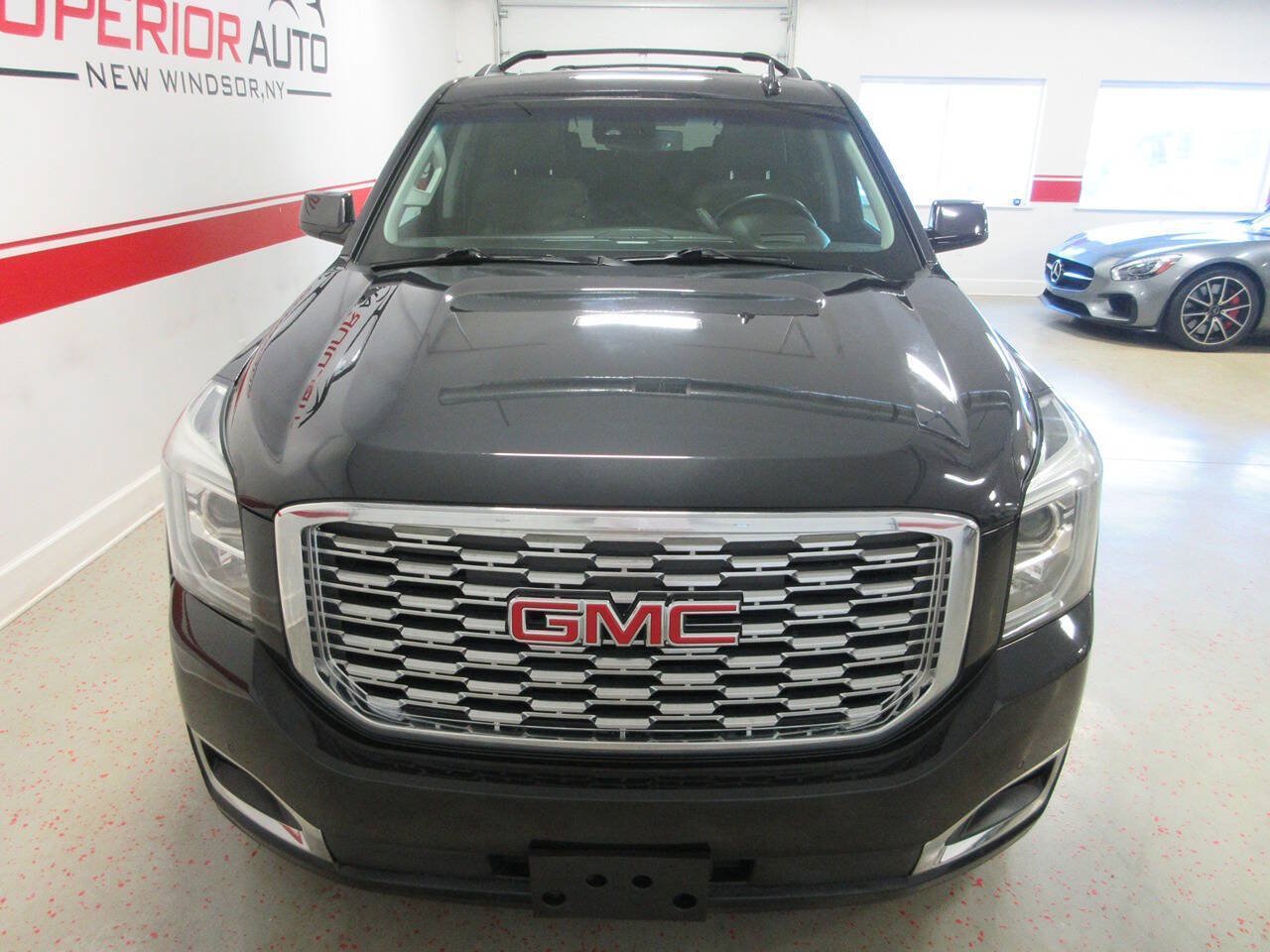 Used 2020 GMC Yukon XL Denali w/ Denali Premium Package AWD/4WD image 10