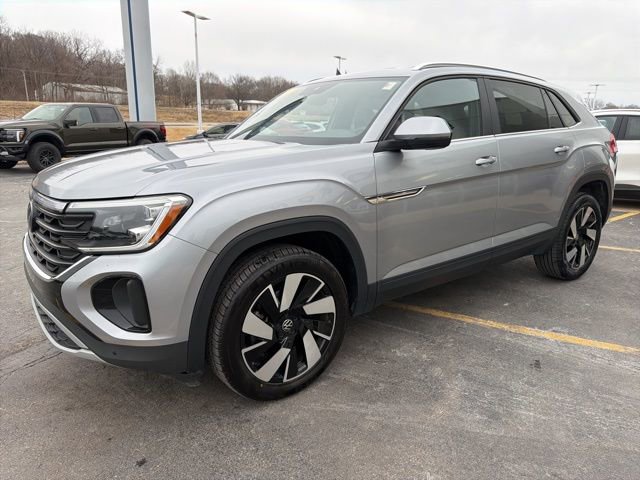 Used 2024 Volkswagen Atlas Cross Sport SE image 3