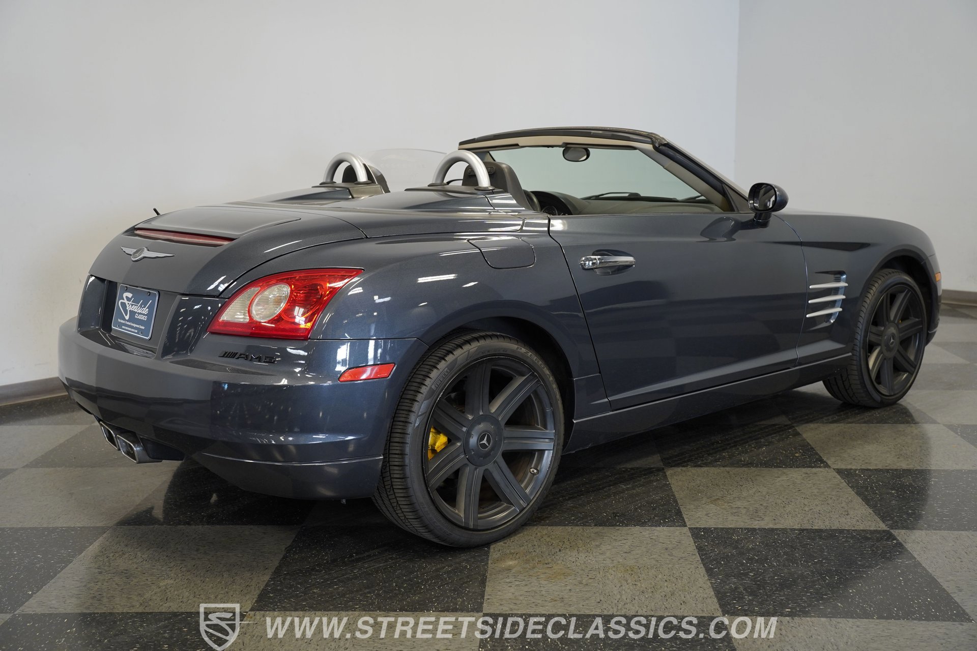 Used 2006 Chrysler Crossfire Limited image 12