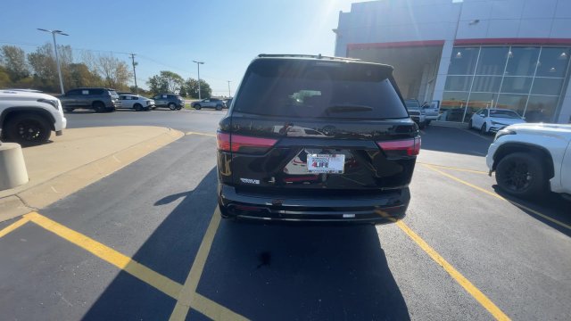 New 2026 Toyota Sequoia Platinum AWD/4WD image 9