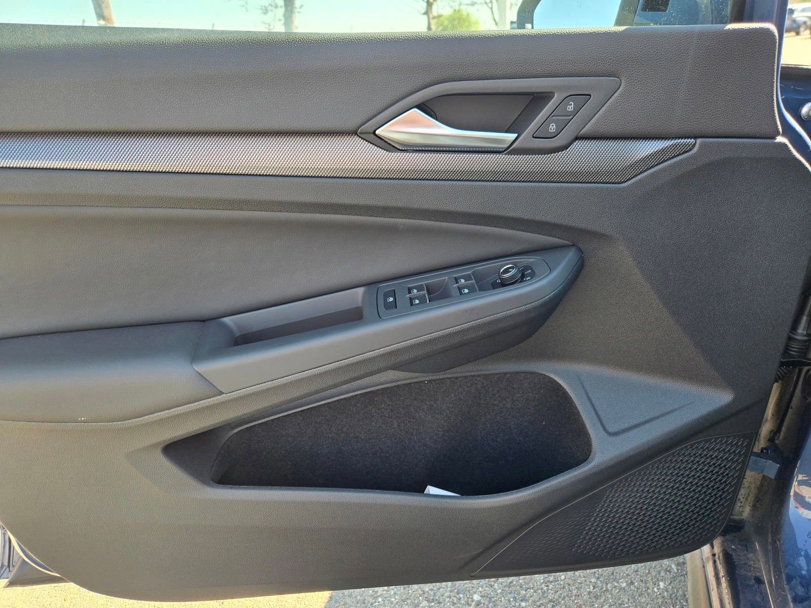 New 2025 Volkswagen GTI SE image 9