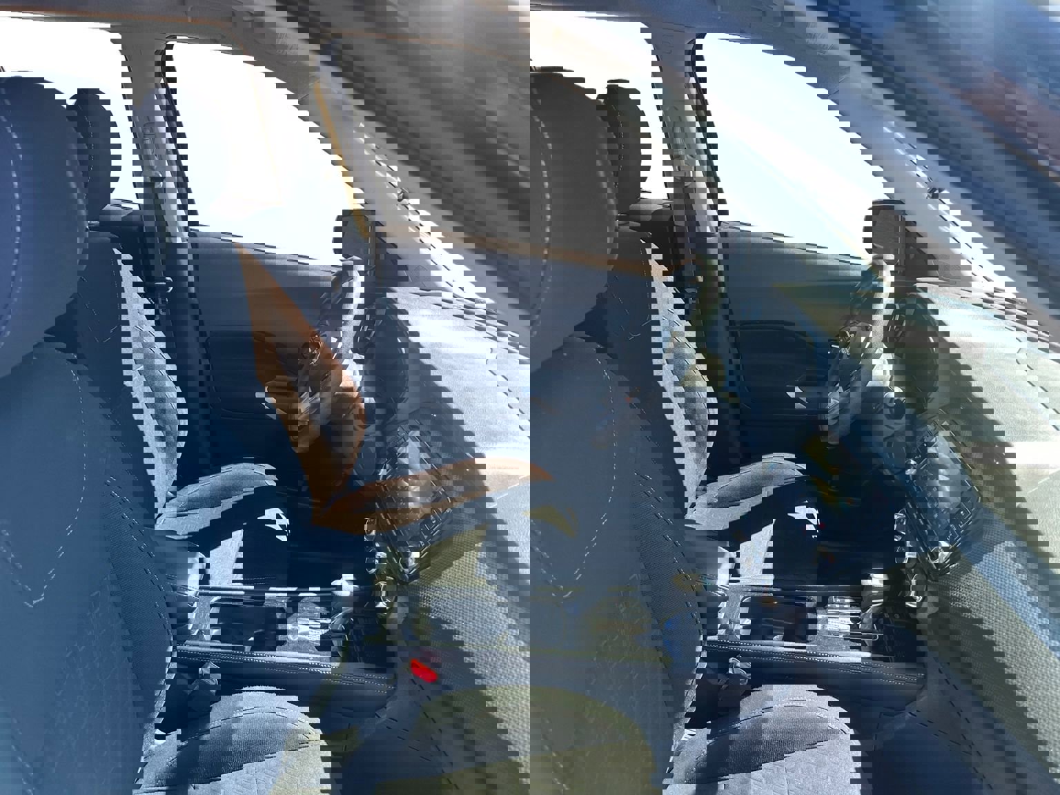 Used 2023 Nissan Kicks SV image 17