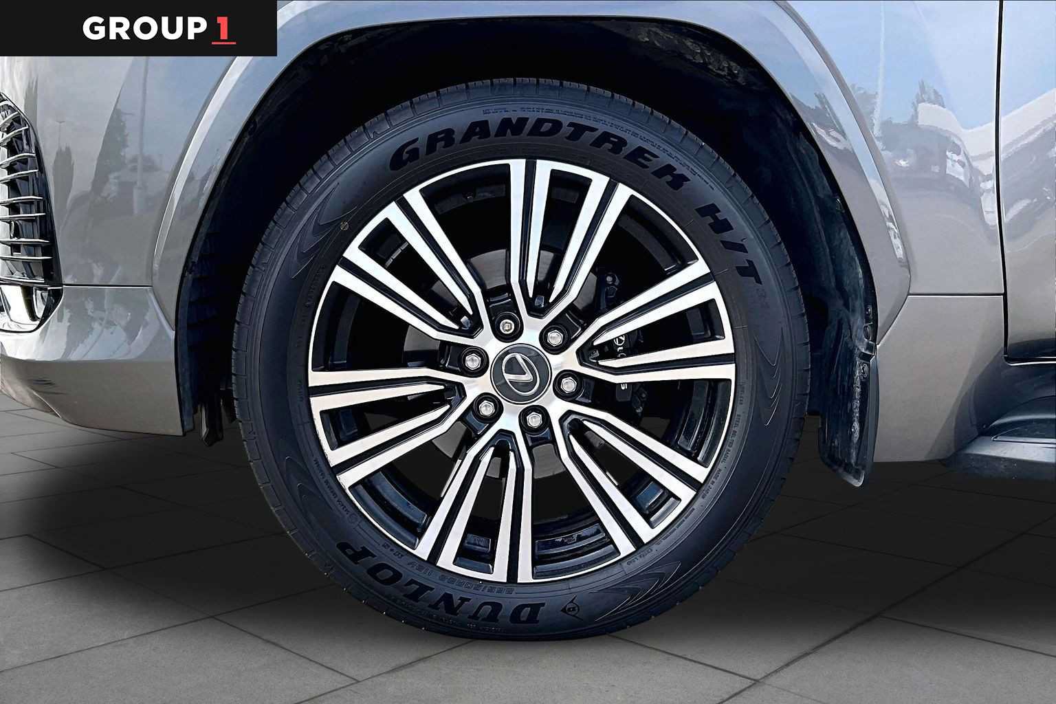 Used 2025 Lexus LX 600 4WD w/ Accessory Package (2T) image 9