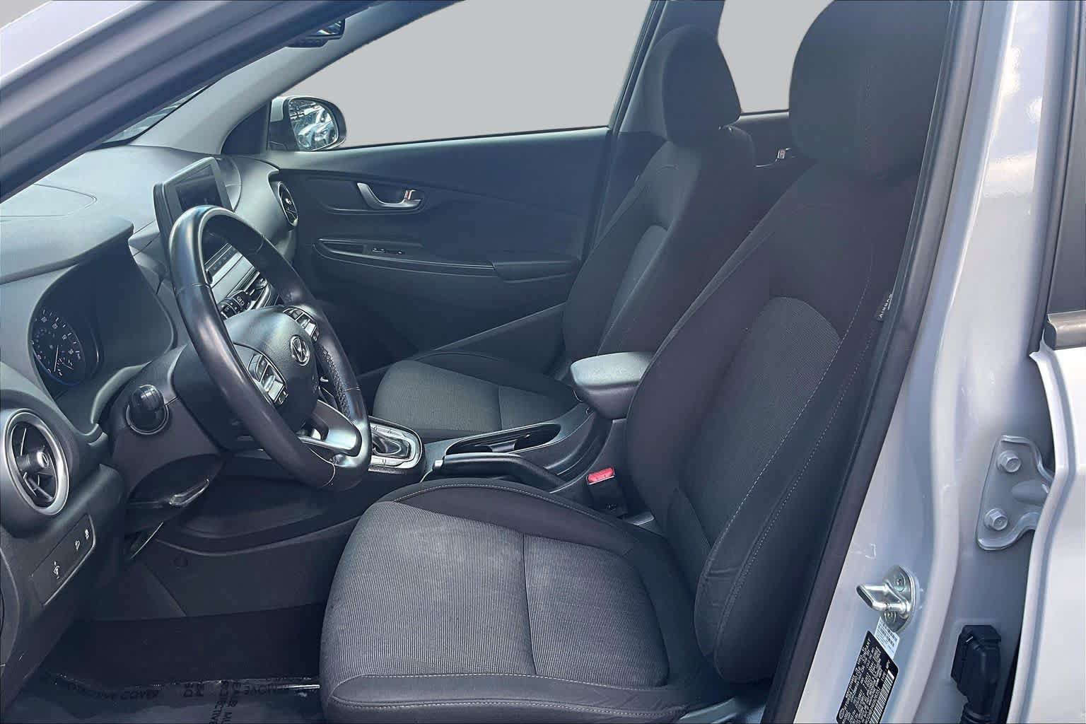 Used 2022 Hyundai Kona SEL w/ Convenience Package FWD image 9