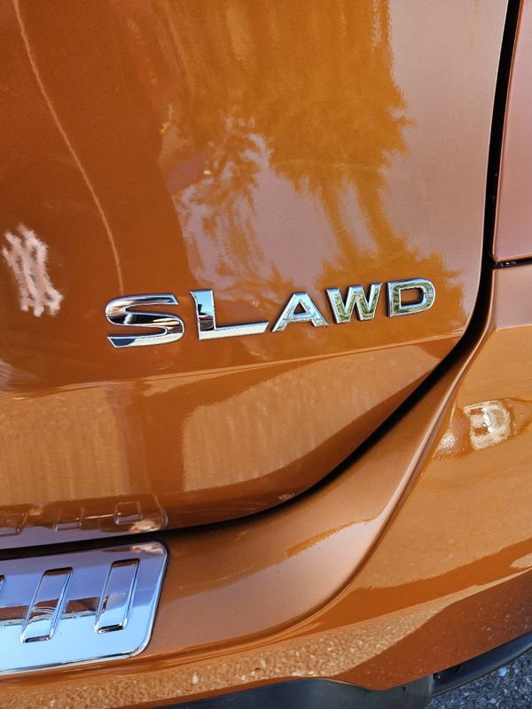 Used 2018 Nissan Rogue SL w/ Premium Package image 5