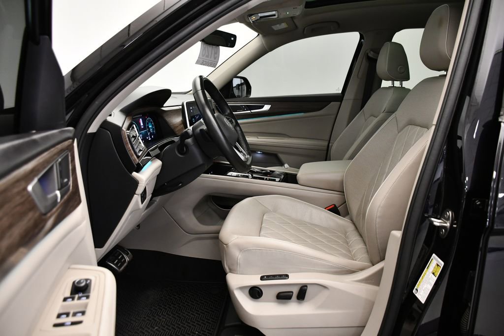 Used 2024 Volkswagen Atlas SEL Premium R-Line image 38