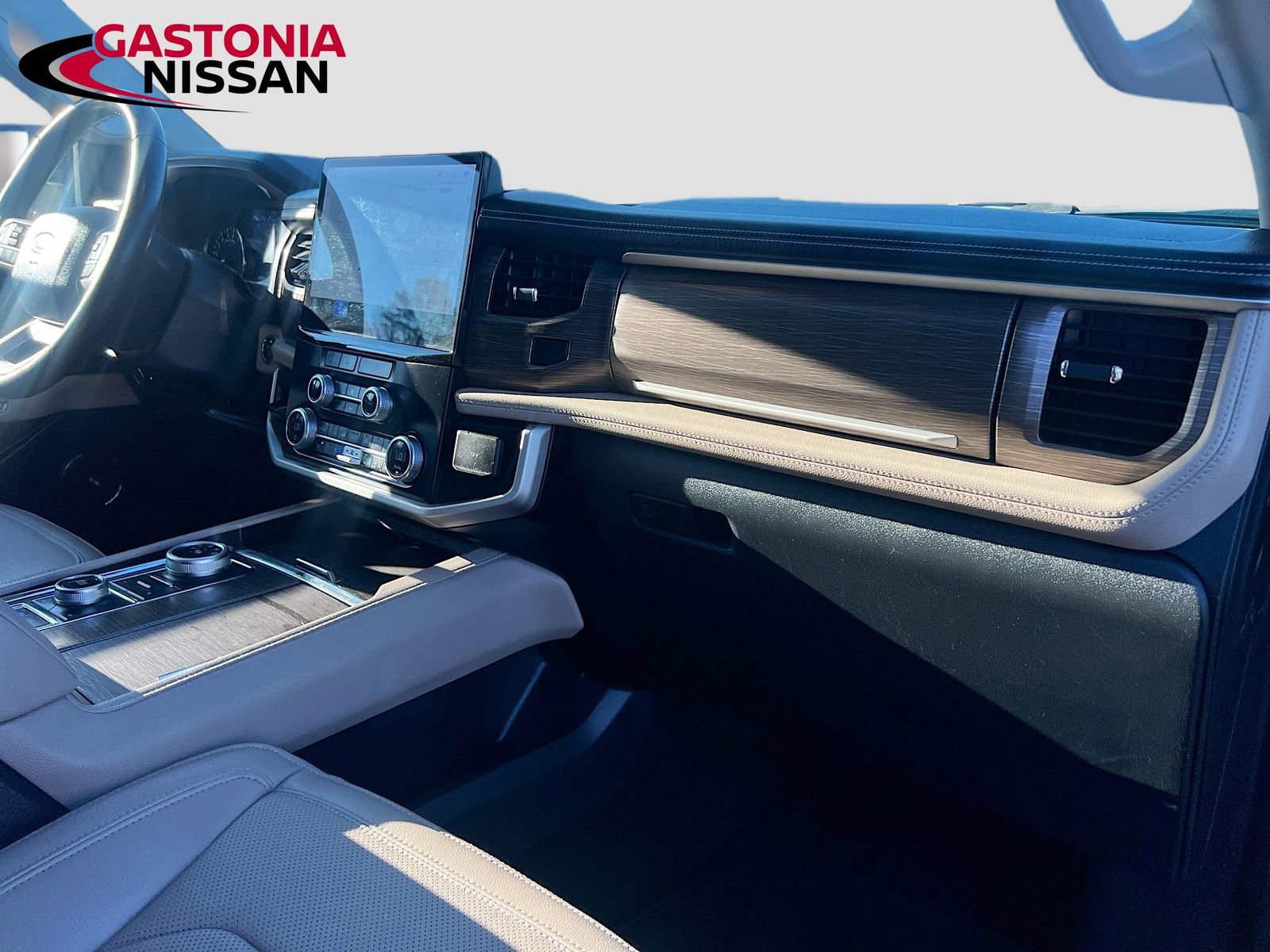 Used 2024 Ford Expedition Max Limited image 40