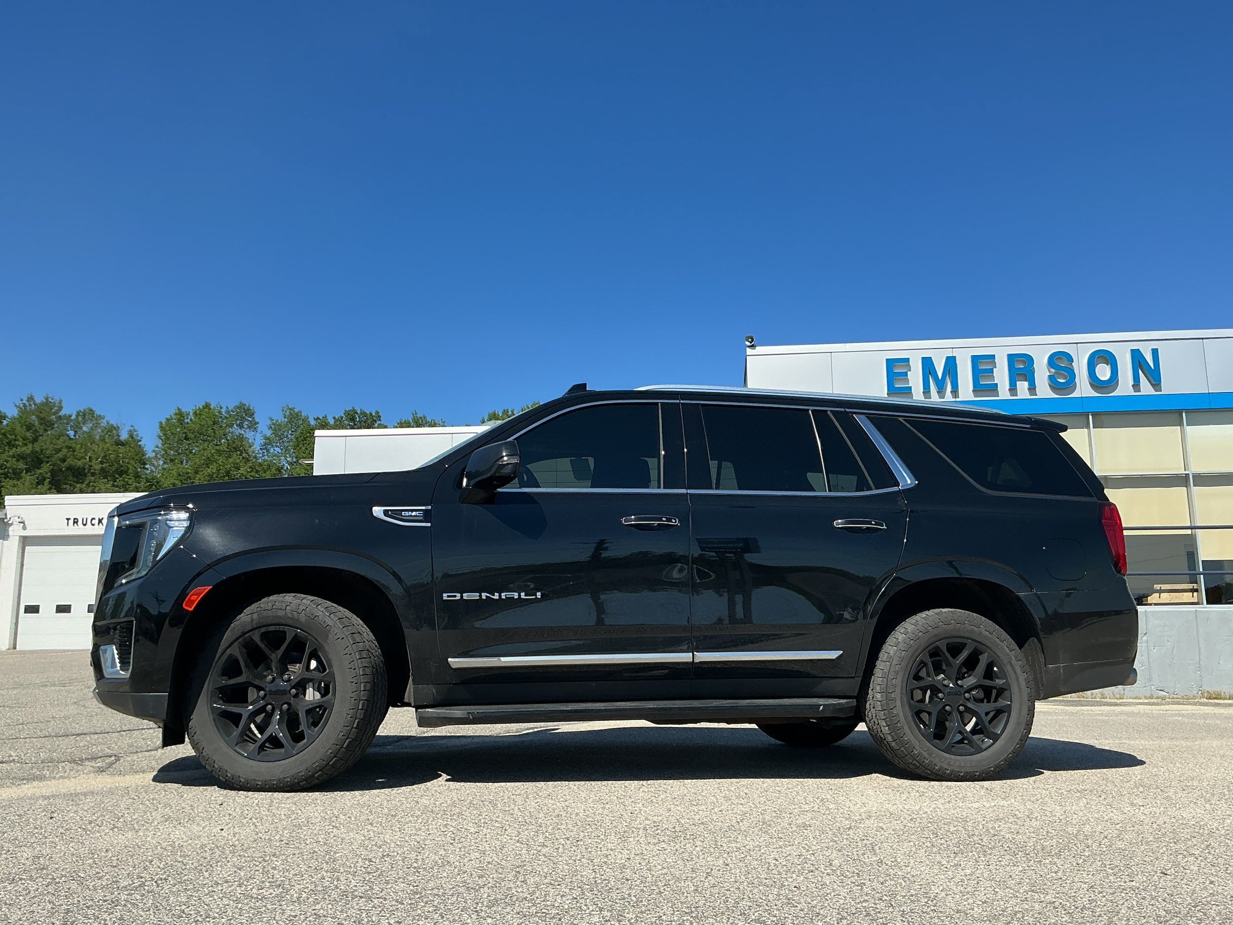 Certified 2023 GMC Yukon Denali AWD/4WD image 2