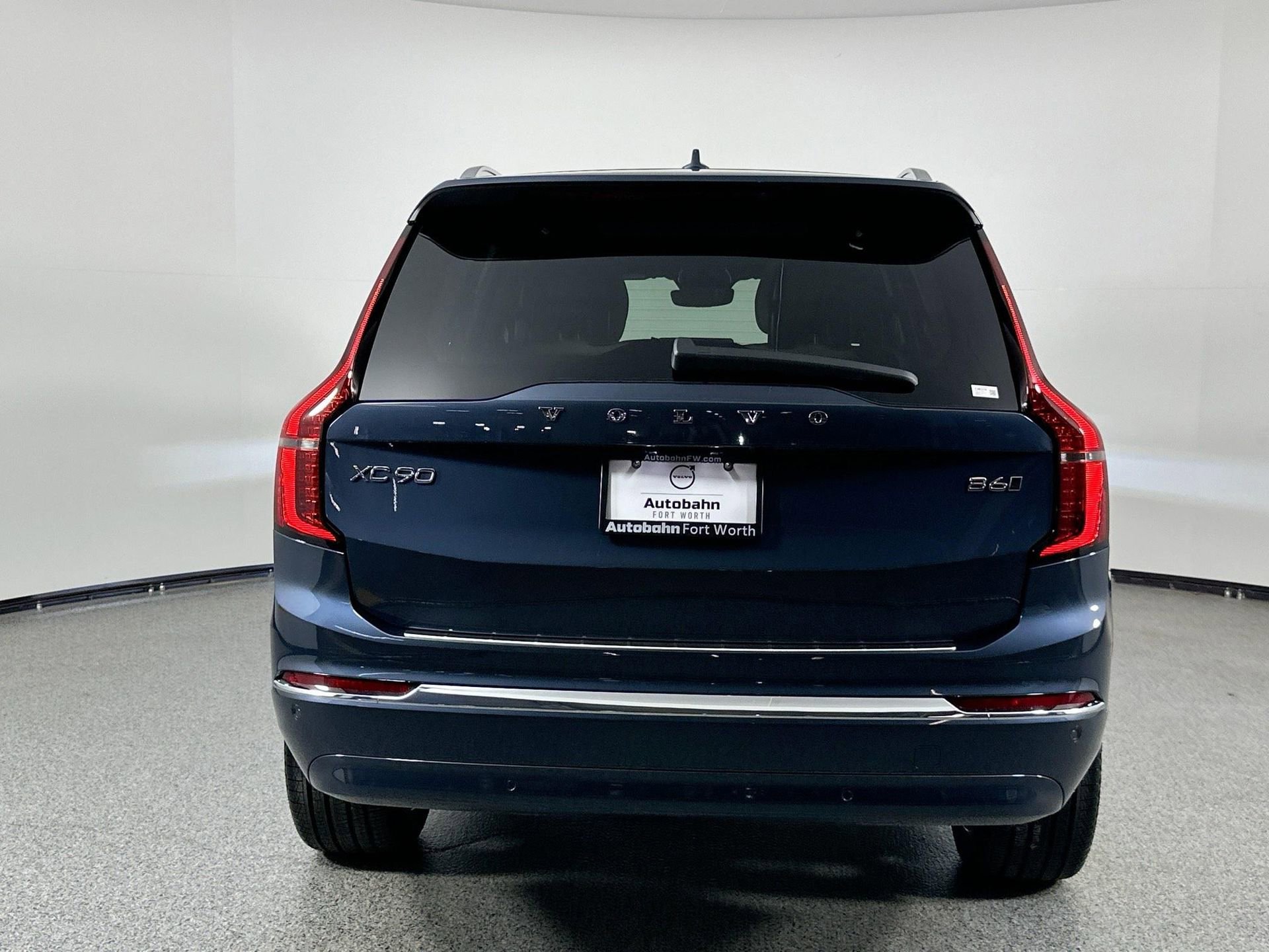 New 2026 Volvo XC90 B6 Plus w/ Protection Package Premier image 5