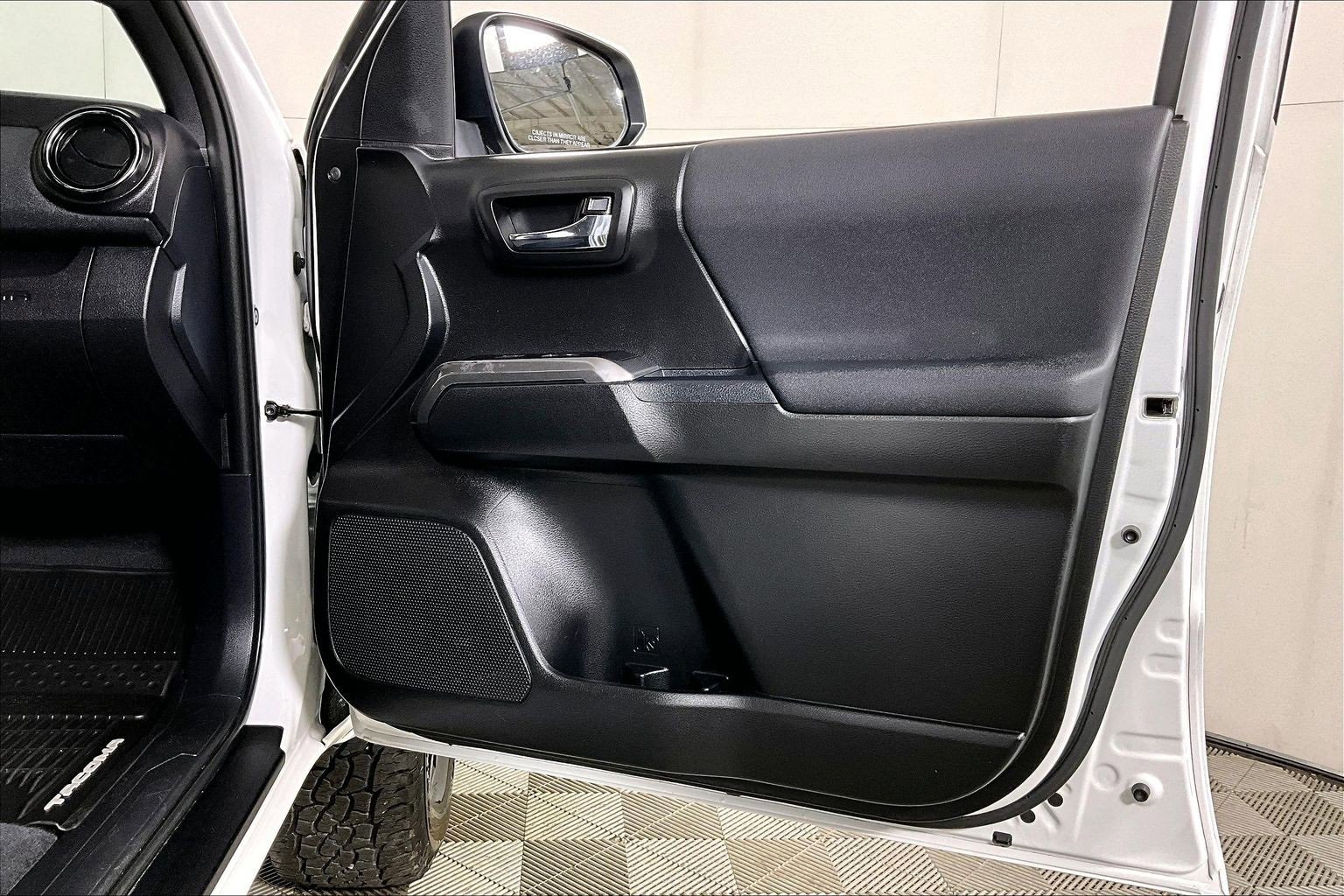 Used 2020 Toyota Tacoma TRD Sport image 24