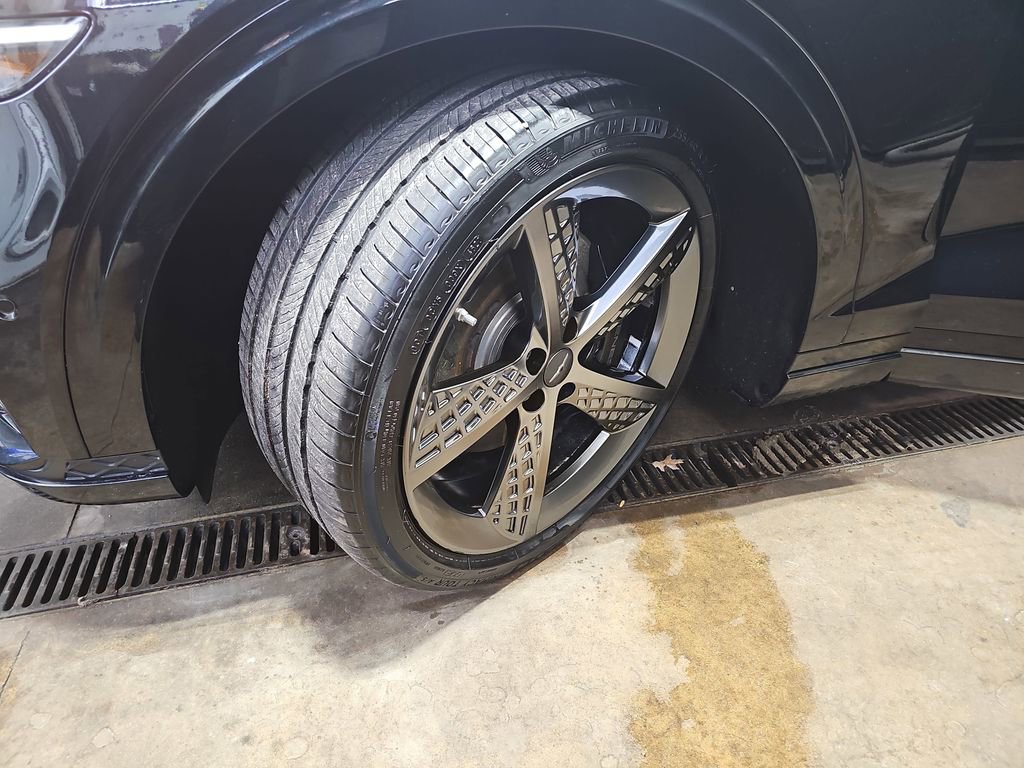 Used 2022 Genesis GV70 3.5T Sport w/ Sport Prestige Package image 29